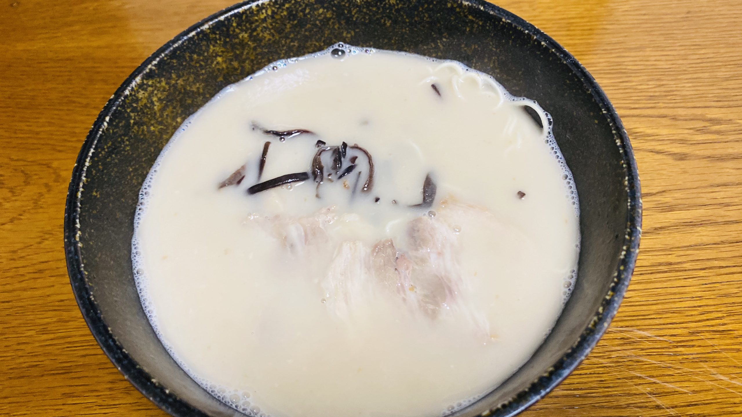 ラーメンストックで高田馬場 でぶちゃん の博多ラーメンを通販してみた ご飯にのせたい８万のもの